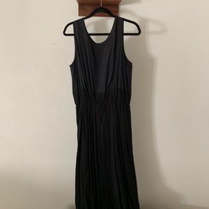 Black sleeveless dress size L
